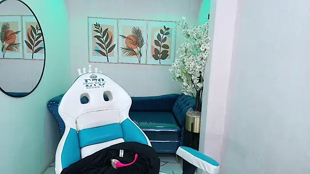 Snapshot of Tamara_slimx chatting on May 6, 2026, 11:31 pm Tamara slimx online show from May 6, 2026, 11:31 pm