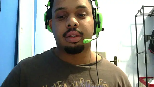 Snapshot of Mobtcreator23 chatting on May 20, 2026, 3:58 am Mobtcreator23 online show from May 20, 2026, 3:58 am