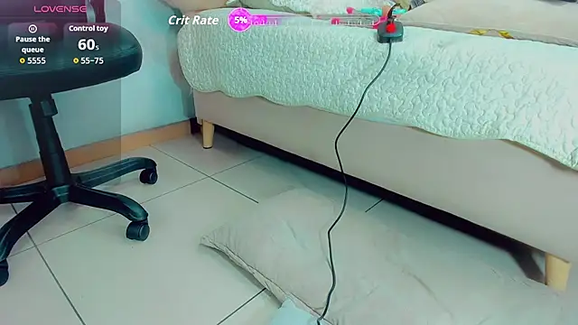 EmilyySaenz online show from November 16, 2025, 4:01 pm