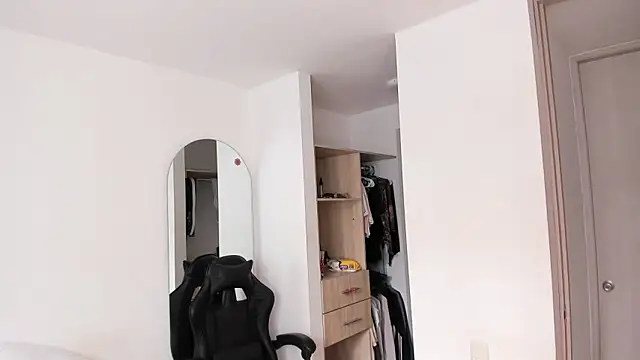 rose scottt online show from April 11, 2026, 6:00 pm