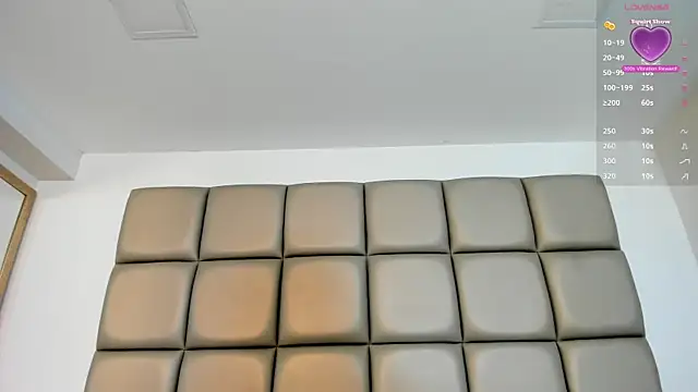 DojaAissha online show from November 28, 2025, 7:25 pm