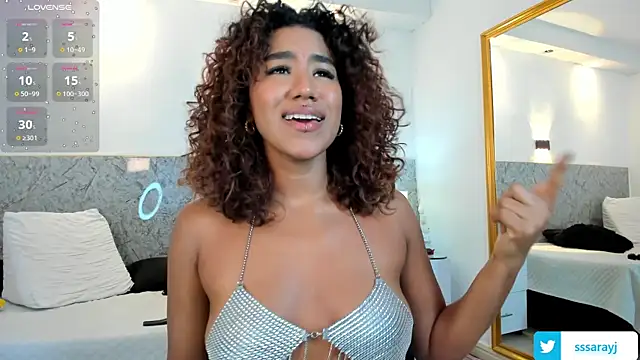 Snapshot of Saraycum chatting on January 28, 2025, 7:32 pm Saraycum online show from January 28, 2025, 7:32 pm