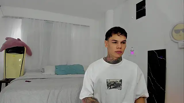 Jordyrodriiguez online show from December 19, 2025, 8:33 pm