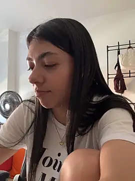 Liissa cute  online show from December 15, 2025, 7:20 pm