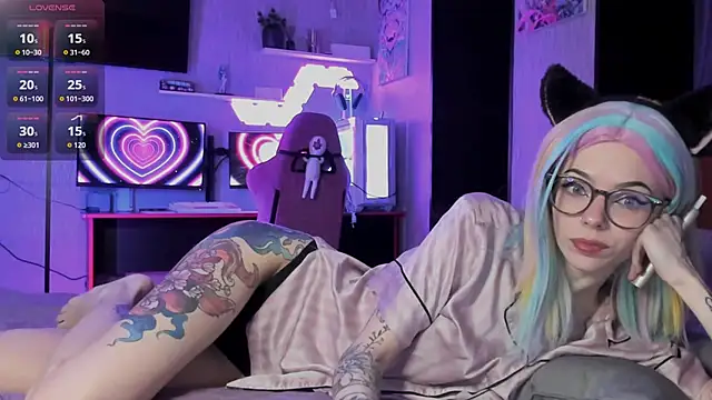 Snapshot of The_love_project chatting on October 23, 2025, 1:04 am The love project online show from October 23, 2025, 1:04 am