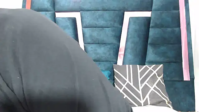 DiannellaforYou online show from November 20, 2025, 10:42 pm