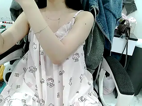 Yin-girl online show from October 14, 2025, 7:25 pm