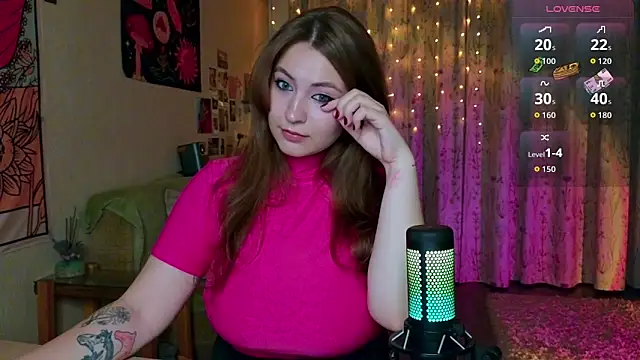 Snapshot of LisaCase chatting on September 27, 2025, 12:33 pm LisaCase online show from September 27, 2025, 12:33 pm
