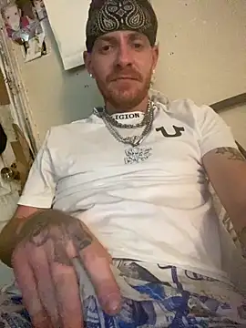 CityBoy75211 online show from April 13, 2026, 1:42 am