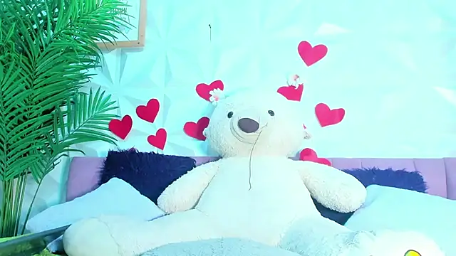 Snapshot of Briyit_Doll chatting on September 23, 2025, 3:35 am Briyit Doll online show from September 23, 2025, 3:35 am