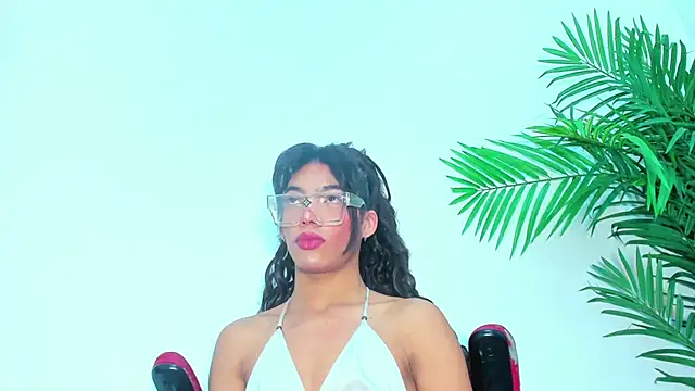 Snapshot of Briyit_Doll chatting on February 1, 2025, 9:00 am Briyit Doll online show from February 1, 2025, 9:00 am