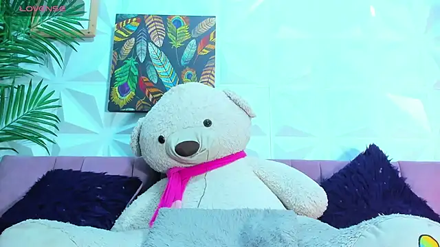 Snapshot of Briyit_Doll chatting on September 9, 2025, 4:11 am Briyit Doll online show from September 9, 2025, 4:11 am