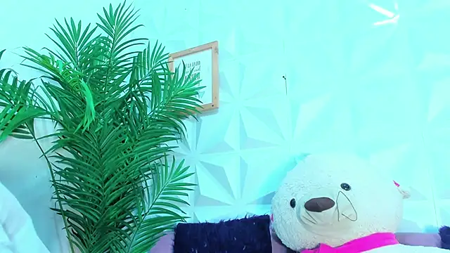 Snapshot of Briyit_Doll chatting on October 1, 2025, 9:29 pm Briyit Doll online show from October 1, 2025, 9:29 pm