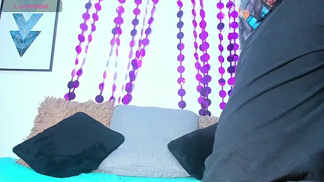 Snapshot of Briyit_Doll chatting on October 16, 2025, 8:17 pm Briyit Doll online show from October 16, 2025, 8:17 pm