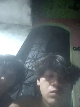 Snapshot of pedrodavid_ chatting on April 7, 2026, 5:20 am pedrodavid online show from April 7, 2026, 5:20 am