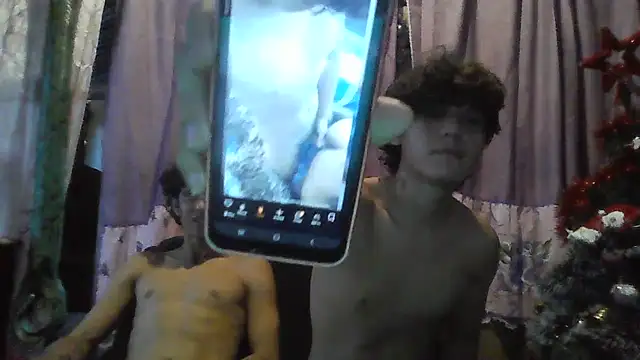 pedrodavid  online show from November 11, 2025, 9:42 pm