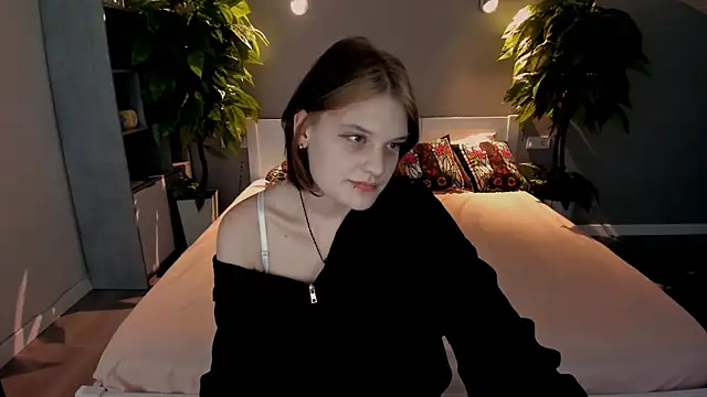 Snapshot of CandyBooms_ chatting on September 27, 2025, 5:24 am CandyBooms online show from September 27, 2025, 5:24 am