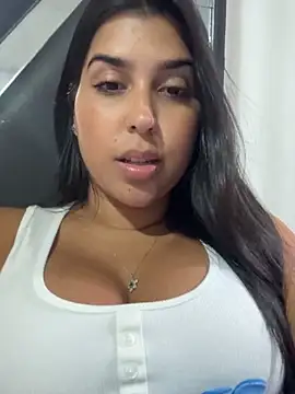 NiaSoler online show from October 10, 2025, 9:04 pm