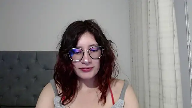 Snapshot of mariana124- chatting on January 4, 2025, 10:13 pm mariana124- online show from January 4, 2025, 10:13 pm