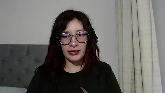 Snapshot of mariana124- chatting on January 11, 2025, 4:25 pm mariana124- online show from January 11, 2025, 4:25 pm