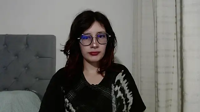 Snapshot of mariana124- chatting on February 5, 2025, 8:14 pm mariana124- online show from February 5, 2025, 8:14 pm