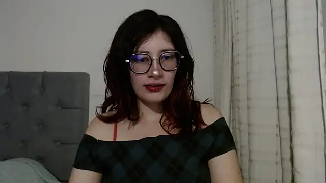 Snapshot of mariana124- chatting on February 2, 2025, 3:10 am mariana124- online show from February 2, 2025, 3:10 am