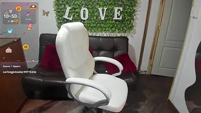 Snapshot of Enma__clark chatting on February 19, 2025, 10:20 pm Enma clark online show from February 19, 2025, 10:20 pm