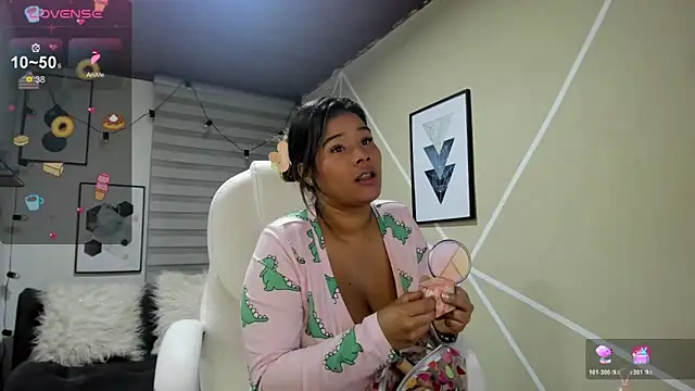 Enma  clark online show from October 31, 2025, 3:25 am