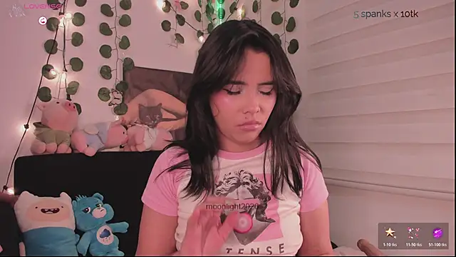 Snapshot of moonliiiight1 chatting on January 16, 2026, 1:09 am moonliiiight1 online show from January 16, 2026, 1:09 am