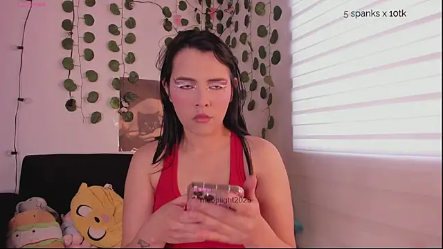 moonliiiight1 online show from October 7, 2025, 9:16 pm