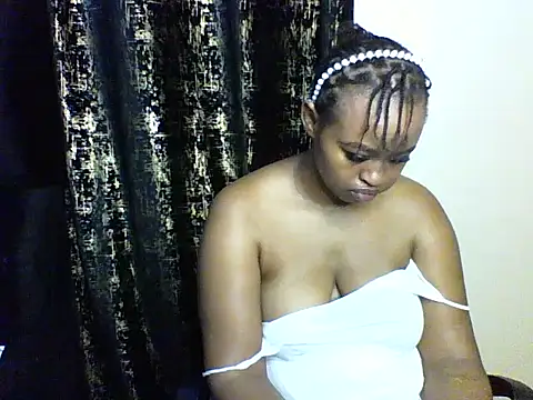 Candii wet  online show from September 17, 2025, 11:40 pm