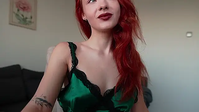 Snapshot of MiaRouge chatting on June 24, 2026, 3:38 am MiaRouge online show from June 24, 2026, 3:38 am