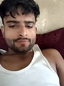 PRIYANHUxh online show from June 5, 2026, 8:09 am