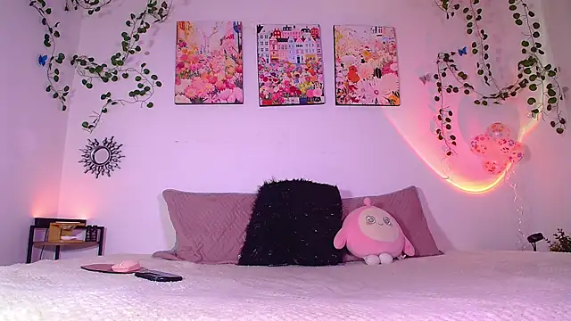 cattaleya02 online show from September 18, 2025, 11:08 pm