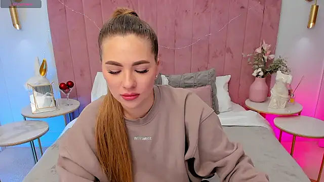 Snapshot of MilaVoxx chatting on February 18, 2026, 5:49 am MilaVoxx online show from February 18, 2026, 5:49 am