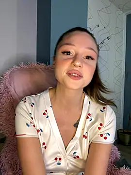 Kimsweet7 online show from October 22, 2025, 6:07 pm