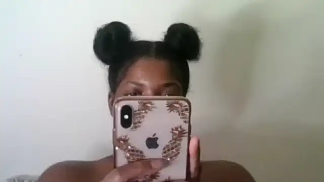 Snapshot of CaramelGoddessxoxo chatting on August 7, 2026, 4:40 am CaramelGoddessxoxo online show from August 7, 2026, 4:40 am