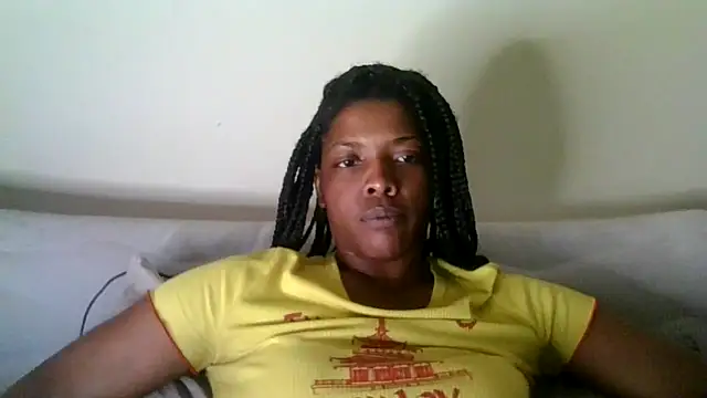 Snapshot of CaramelGoddessxoxo chatting on May 13, 2026, 5:03 am CaramelGoddessxoxo online show from May 13, 2026, 5:03 am