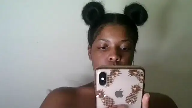 Snapshot of CaramelGoddessxoxo chatting on August 6, 2026, 3:01 am CaramelGoddessxoxo online show from August 6, 2026, 3:01 am