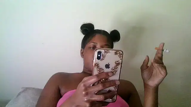 Snapshot of CaramelGoddessxoxo chatting on August 9, 2026, 10:38 pm CaramelGoddessxoxo online show from August 9, 2026, 10:38 pm