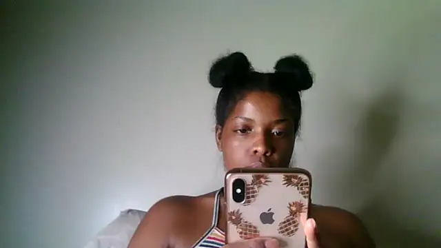 Snapshot of CaramelGoddessxoxo chatting on August 9, 2026, 3:56 am CaramelGoddessxoxo online show from August 9, 2026, 3:56 am