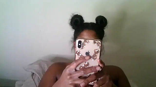 Snapshot of CaramelGoddessxoxo chatting on August 8, 2026, 2:46 pm CaramelGoddessxoxo online show from August 8, 2026, 2:46 pm