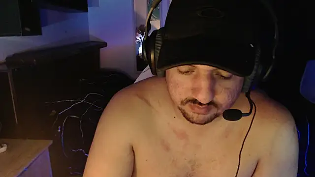 Snapshot of arthur_94 chatting on February 6, 2025, 12:33 am arthur 94 online show from February 6, 2025, 12:33 am