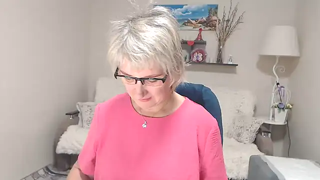 Snapshot of FleurMays chatting on October 13, 2025, 5:20 am FleurMays online show from October 13, 2025, 5:20 am