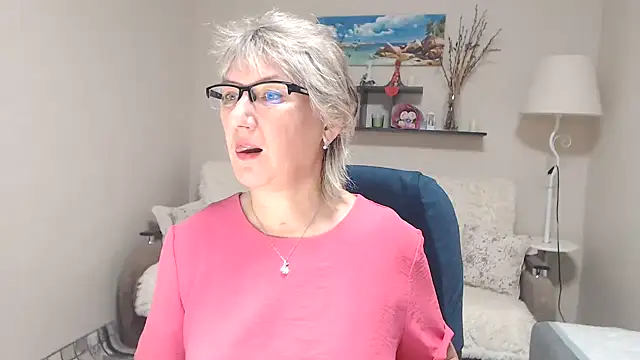 Snapshot of FleurMays chatting on November 2, 2025, 5:56 am FleurMays online show from November 2, 2025, 5:56 am