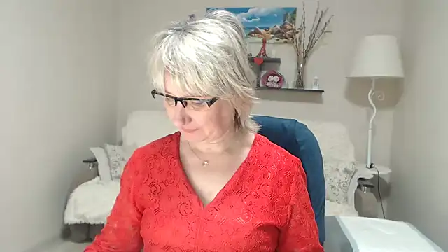 Snapshot of FleurMays chatting on February 15, 2026, 7:51 am FleurMays online show from February 15, 2026, 7:51 am