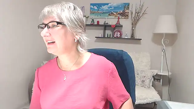 Snapshot of FleurMays chatting on October 20, 2025, 5:09 am FleurMays online show from October 20, 2025, 5:09 am