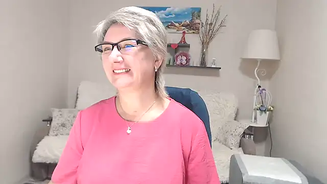 Snapshot of FleurMays chatting on October 18, 2025, 4:14 am FleurMays online show from October 18, 2025, 4:14 am