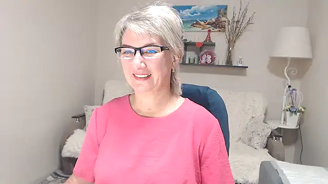 Snapshot of FleurMays chatting on October 14, 2025, 5:08 am FleurMays online show from October 14, 2025, 5:08 am