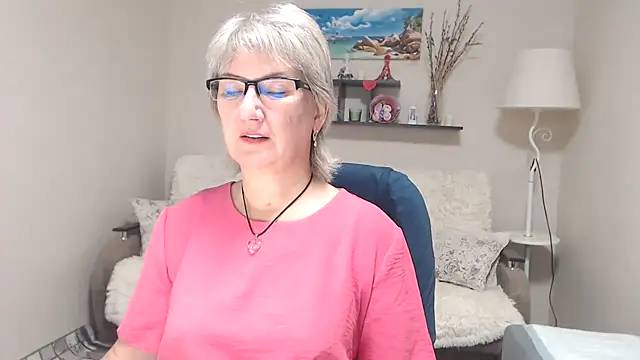 Snapshot of FleurMays chatting on October 24, 2025, 5:39 am FleurMays online show from October 24, 2025, 5:39 am